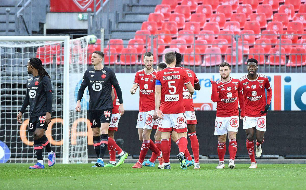 里昂保持三线作战5连胜势头，面对布雷斯特能否续写辉煌？